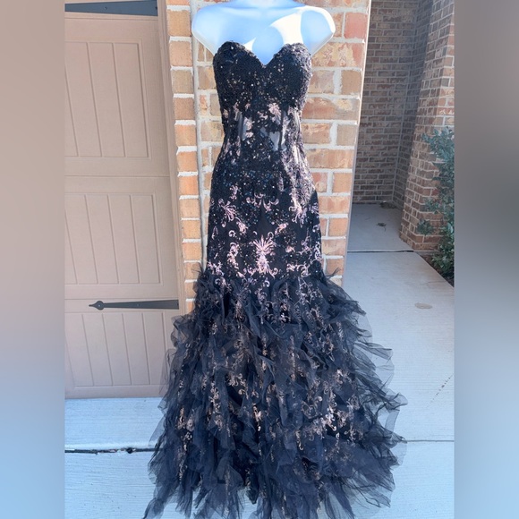 Jovani Elegant Black snd gold Strapless Gown size 12 - Picture 8 of 13